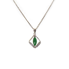 將圖片載入圖庫檢視器 18K Emerald Green Jadeite Pendant (with 18K Gold Chain) 18K鮮綠翡翠吊墜（含18K金鏈）
